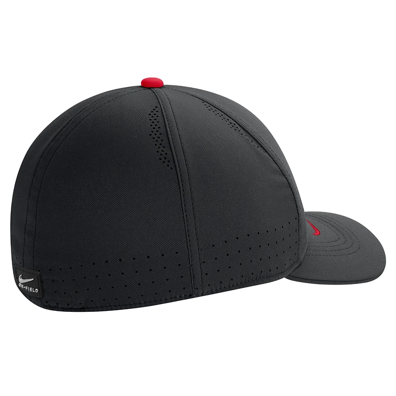 Casquette Flex Swoosh Flex Classic99 avec logo principal de Canada Soccer pour hommes, noir, noir