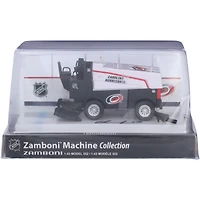 Zamboni moulée sous pression autographiée à l'échelle 1:43 par Andrei Svechnikov des Hurricanes de la Caroline