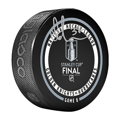 Rondelle de match officielle autographiée par Andrei Svechnikov, des Hurricanes de la Caroline, champions de la Coupe Stanley 2026