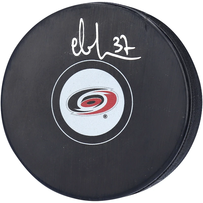 Rondelle de hockey autographiée par Andrei Svechnikov des Hurricanes de la Caroline