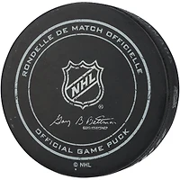 Rondelle de match officielle ancienne version autographiée par Andrei Svechnikov des Hurricanes de la Caroline avec inscription « Caniacs »