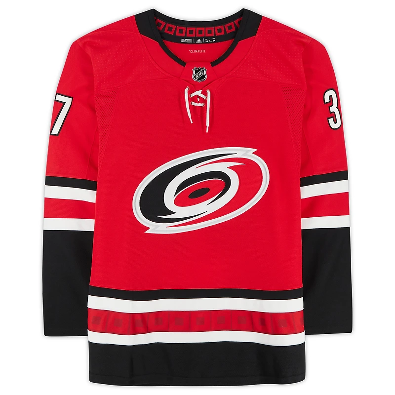 Maillot authentique adidas autographié par Andrei Svechnikov des Hurricanes de la Caroline rouge
