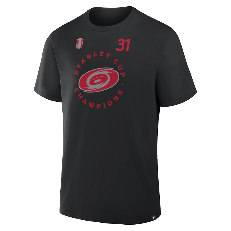 T-shirt authentique Fanatics Frederik Andersen noir des Hurricanes de la Caroline, champions Coupe Stanley 2026. Nom et numéro du joueur professionnel.