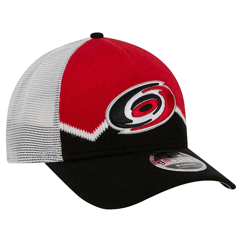 Casquette de camionneur ajustable 9FORTY A-Frame M-Crown pour homme, motif chaussettes de hockey noir/rouge des Hurricanes de la Caroline de New Era