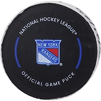 Rondelle de but utilisée par Teuvo Teravainen pour les Hurricanes de la Caroline le 21 mars 2023 contre les Rangers de New York