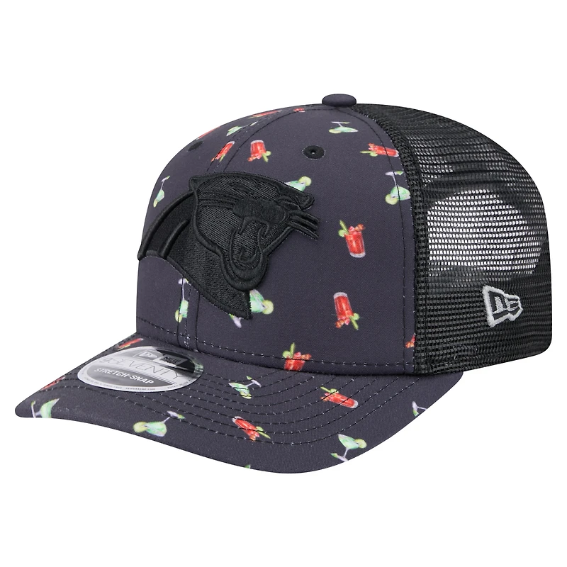 Casquette extensible à bouton-pression New Era bleu marine/noir Carolina Panthers Adventure Drinks Pattern 9SEVENTY pour homme