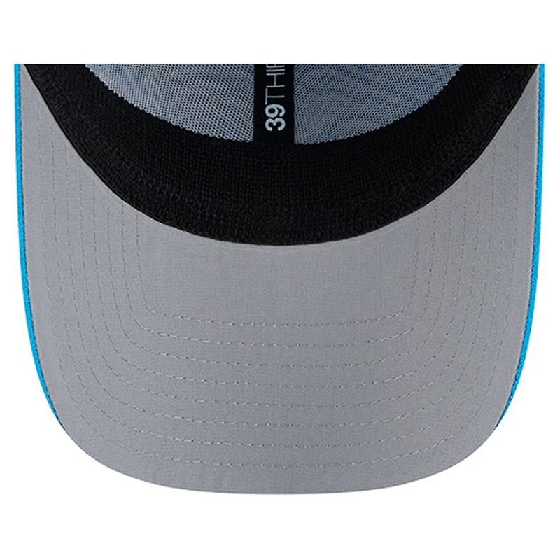 Casquette extensible 39THIRTY bleue New Era pour homme avec logo superposé des Carolina Panthers