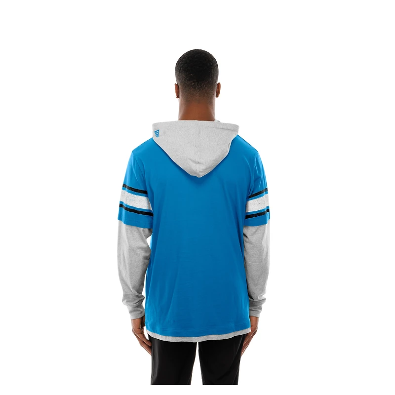 T-shirt à capuche manches longues et superpositions New Era bleu Carolina Panthers pour homme