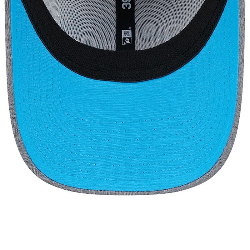 Casquette flexible 39THIRTY du camp d'entraînement NFL 2024 des Carolina Panthers New Era pour hommes, grise