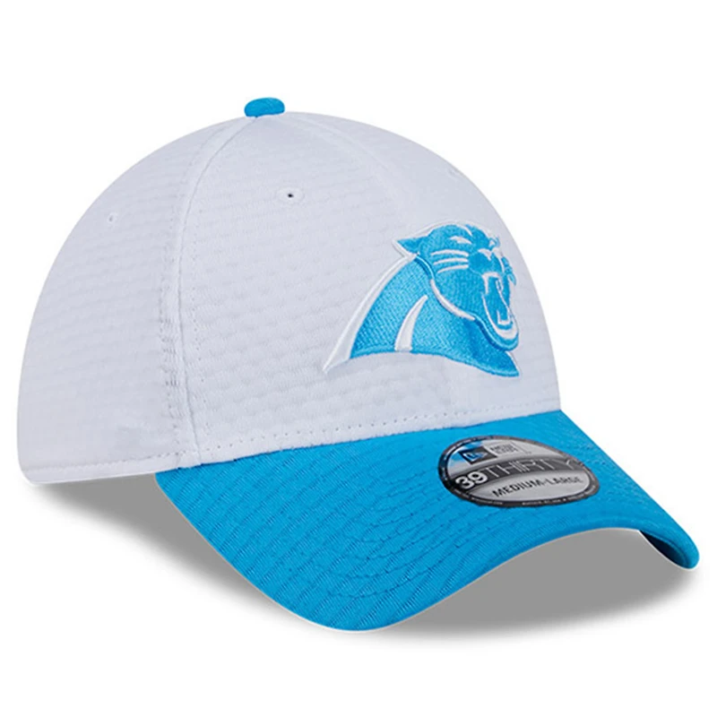 Casquette flexible 39THIRTY du camp d'entraînement NFL 2024 des Panthers de la Caroline New Era, blanc/bleu, pour hommes