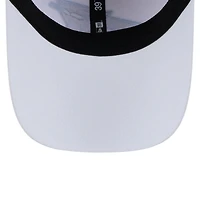 Casquette New Era blanche Carolina Panthers Main 39THIRTY Flex pour homme