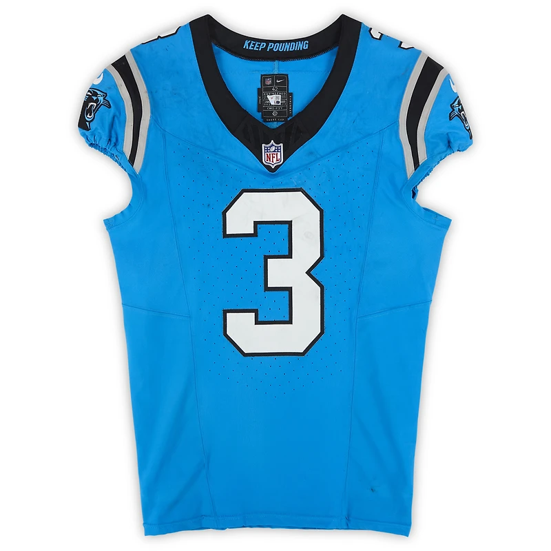 Maillot bleu Nike porté par Princely Umanmielen (Carolina Panthers) lors du match n°3 contre les Atlanta Falcons le 21 septembre 2025