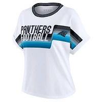 T-shirt court à rayures centrales blanc pour femme WEAR by Erin Andrews des Carolina Panthers