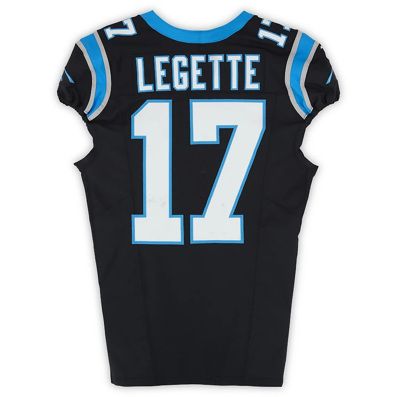Maillot noir Nike n° 17 porté par Xavier Legette, des Panthers de la Caroline, lors du match contre les Rams de Los Angeles le 30 novembre 2025.
