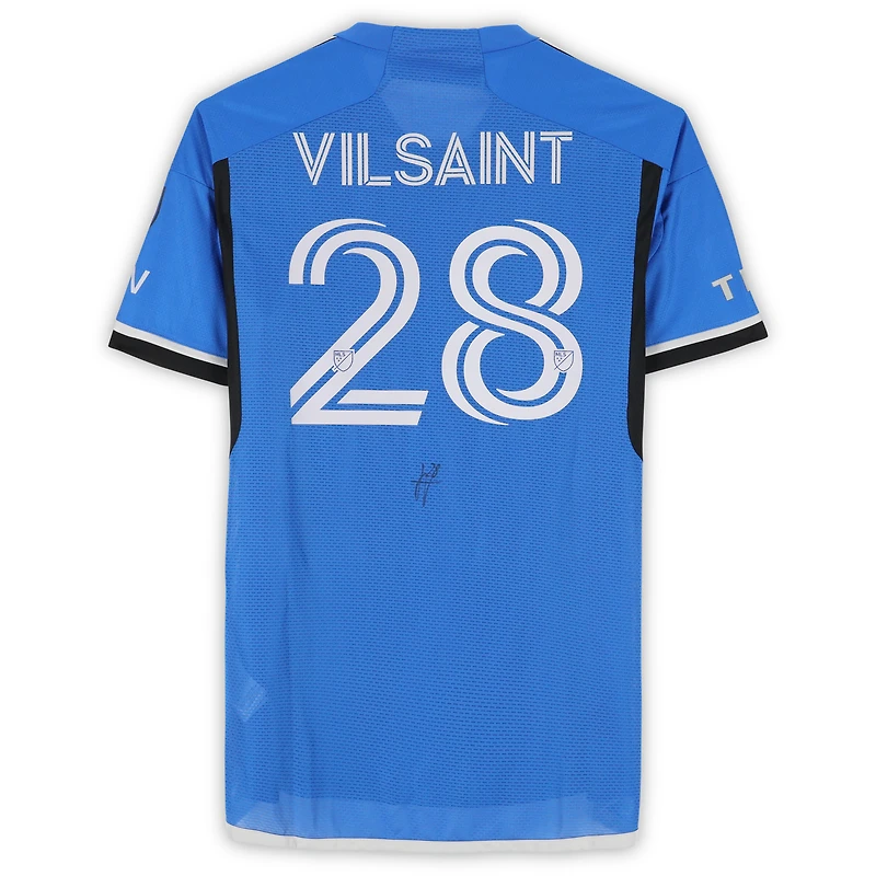 Maillot adidas bleu numéro 28 autographié par Jules-Anthony Vilsaint du CF Montréal pour la saison 2024 de la MLS - Taille M