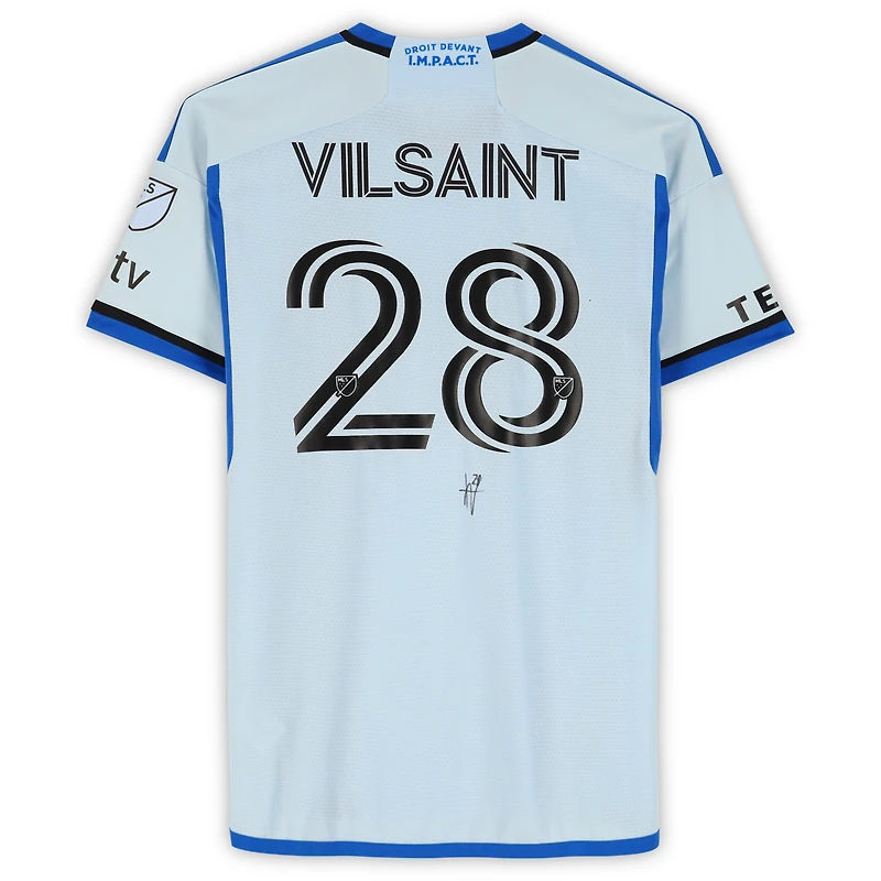 Maillot adidas bleu clair numéro 28, dédicacé par Jules-Anthony Vilsaint du CF Montréal, saison 2024 de la MLS - Taille M
