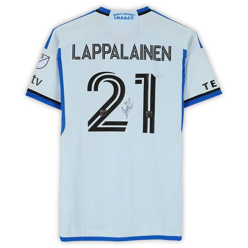 Maillot adidas bleu clair dédicacé par Lassi Lappalainen du CF Montréal, numéro 21, utilisé lors du match de la saison 2024 de la MLS - Taille M