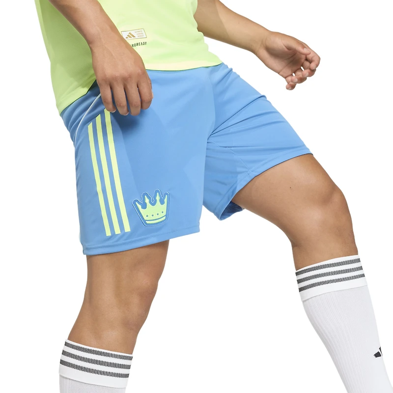 Short authentique adidas bleu Charlotte FC 2025 Archive Collection pour homme