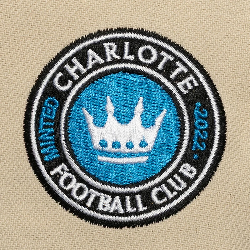 Casquette snapback Mitchell & Ness Charlotte FC Upside Down Pro Pinch crème/bleu pour homme