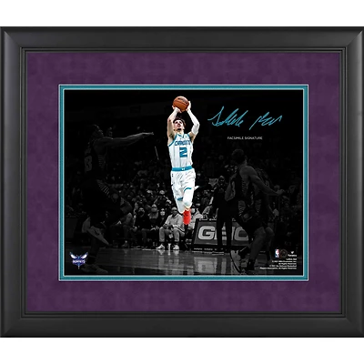 Photographie encadrée de 11" x 14 " de LaMelo Ball Charlotte Hornets, signature fac-similé