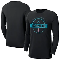 T-shirt d'entraînement à manches longues authentique noir Jordan Brand Charlotte Hornets pour homme