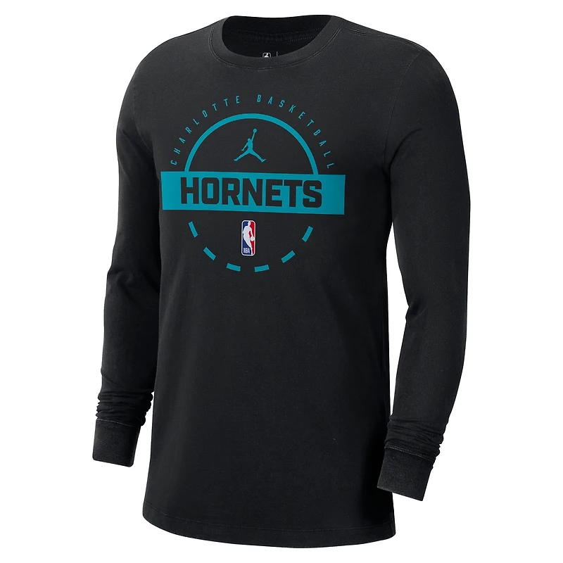 T-shirt d'entraînement à manches longues authentique noir Jordan Brand Charlotte Hornets pour homme