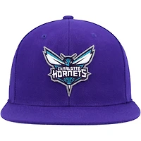 Casquette Snapback Charlotte Hornets Side Core 2.0 violette Mitchell & Ness pour hommes