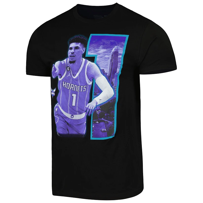 T-shirt unisexe Stadium Essentials LaMelo Ball noir Charlotte Hornets Player Skyline