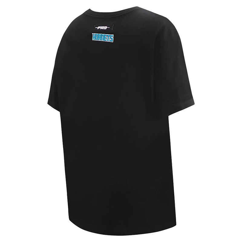 T-shirt petit ami avec script Charlotte Hornets Pro Standard noir pour femmes