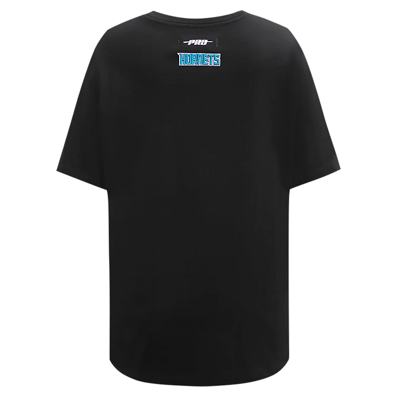 T-shirt petit ami avec script Charlotte Hornets Pro Standard noir pour femmes