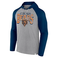 T-shirt à capuche manches longues Fanatics pour hommes, gris/bleu marine, Chicago Bears Under Center