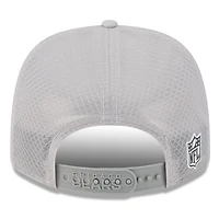 Casquette camionneur ajustable 9SEVENTY Sideline 2025 des Chicago Bears de New Era pour homme, grise