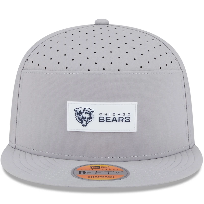 Men's New Era Gray Chicago Bears 2025 Sideline  Split Panel 9FIFTY Snapback Hat