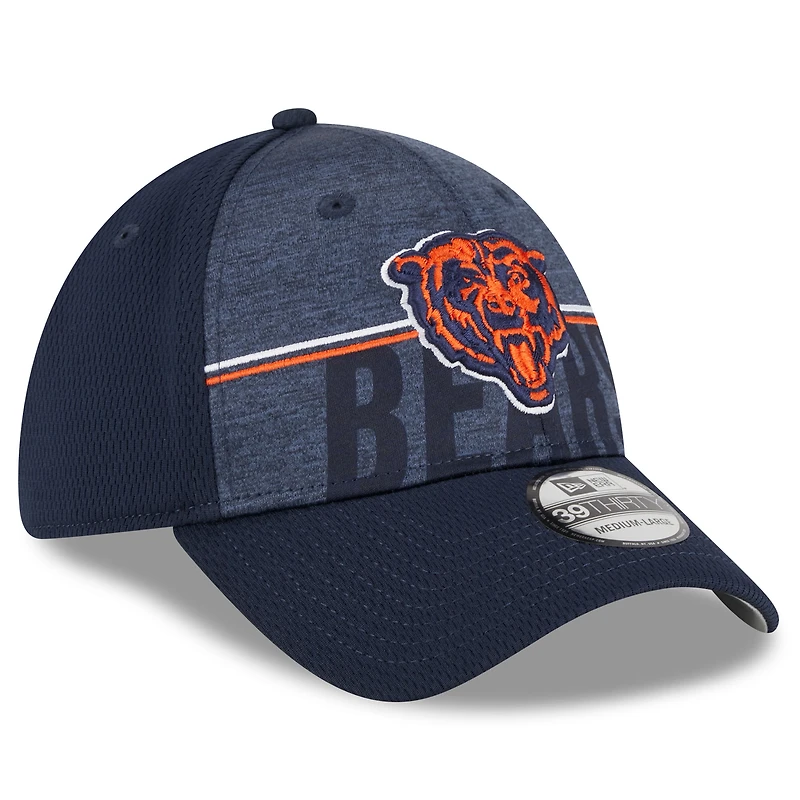 Casquette flex 39THIRTY Chicago Bears 2023 NFL Training Camp New Era pour homme, bleu marine