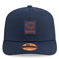 Casquette ajustable New Era 9SEVENTY Trucker bleu marine Chicago Bears 2025 Sideline pour homme