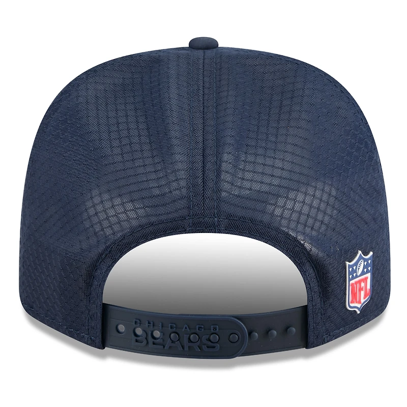 Casquette ajustable New Era 9SEVENTY Trucker bleu marine Chicago Bears 2025 Sideline pour homme