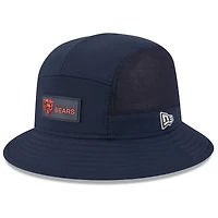 Bob New Era bleu marine Chicago Bears 2025 Sideline pour homme
