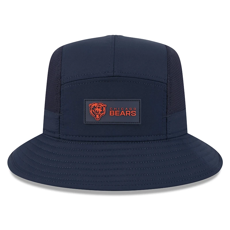 Bob New Era bleu marine Chicago Bears 2025 Sideline pour homme