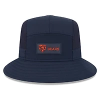 Bob New Era bleu marine Chicago Bears 2025 Sideline pour homme