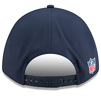Casquette ajustable 9FORTY Sideline 2025 bleu marine New Era pour homme des Chicago Bears