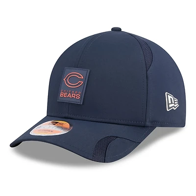 Casquette ajustable 9FORTY Sideline 2025 bleu marine New Era pour homme des Chicago Bears