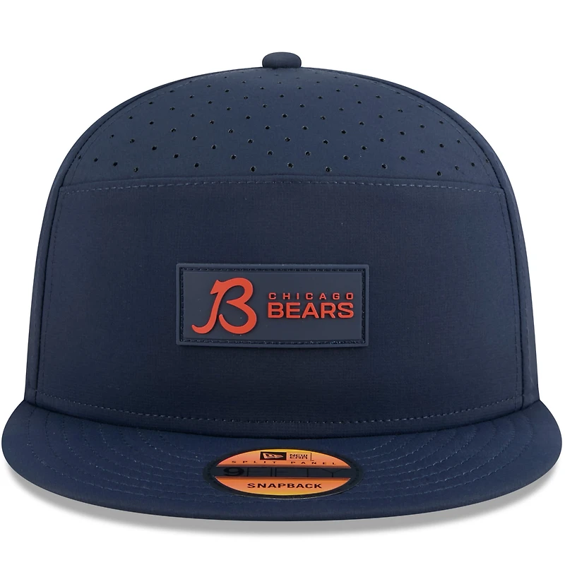 Men's New Era Navy Chicago Bears 2025 Sideline Split Panel 9FIFTY Snapback Hat