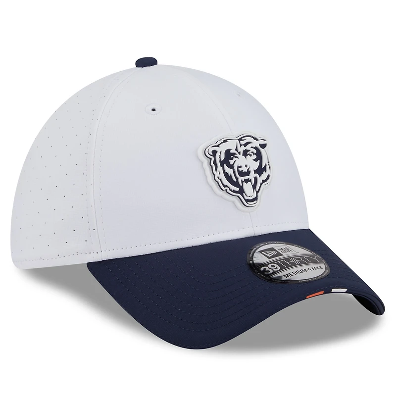 Men's New Era  White/Navy Chicago Bears 2025 NFL Training Camp 39THIRTY Flex Hat