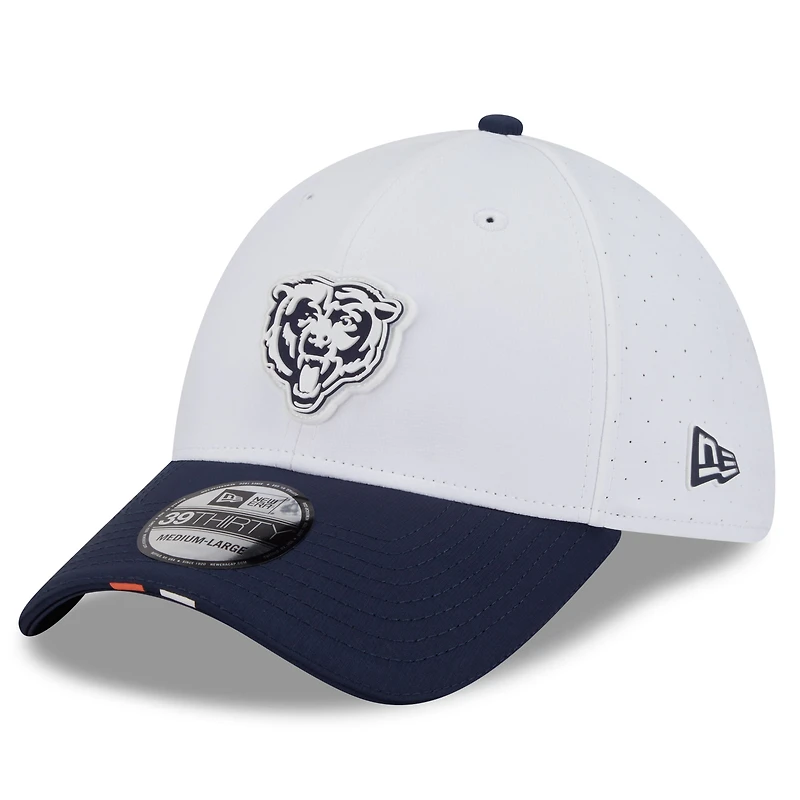 Men's New Era White/Navy Chicago Bears 2025 NFL Training Camp 39THIRTY Flex Hat