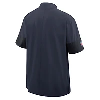 Veste d'entraîneur Nike Chicago Bears Sideline bleu marine pour homme, manches courtes, fermeture éclair au quart, technologie Dri-FIT