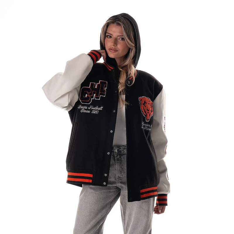 Veste universitaire à capuche unisexe The Wild Collective noire des Chicago Bears
