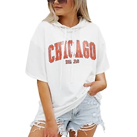 Sweat à capuche oversize chic manches courtes en molleton français blanc style capitaine des Chicago Bears, collection Gameday Couture pour femmes