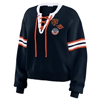 Pull à lacets bleu marine Chicago Bears pour femme WEAR by Erin Andrews