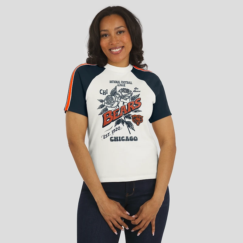 T-shirt raglan blanc à rayures et manches vieillies pour femme WEAR by Erin Andrews des Chicago Bears