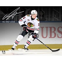 Photo dédicacée d'Anton Frondell, joueur des Blackhawks de Chicago, format 40 x 50 cm, commémorant ses débuts en LNH, avec inscription « Débuts en LNH le 24/03/2026 ».